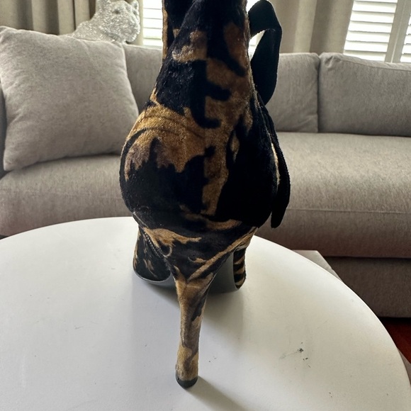 Casadei Velvet Boots Round Toe Size 7.5 Made In Italy 3.5” Heel - Picture 8 of 11